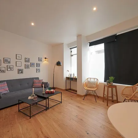 Superbe De 2 Pieces Apartment